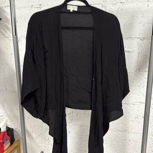 -XIX Palms - Black Oversized Wrap Crop Top - Large Tie White Crop Top - Picture 1 of 5